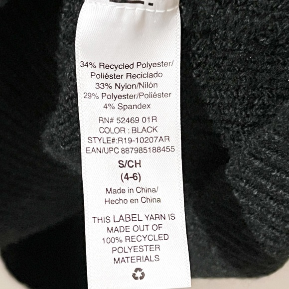 [Scoop] Black V-Neck Pullover Sweater - Picture 7 of 9